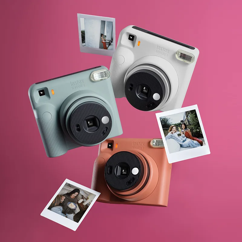 instax SQUARE 2 lifestyle image