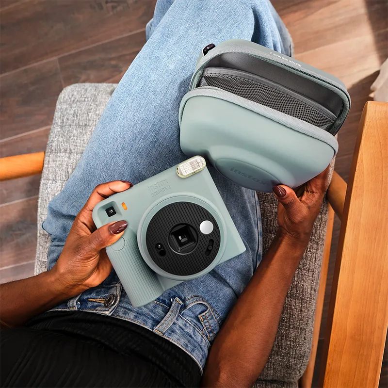 instax SQUARE 2 lifestyle image